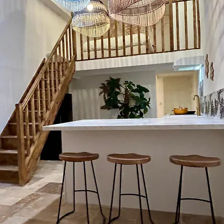 Apartment Coeur Cannois Avec Terrasse, Clim Et Jacuzzi Cannes